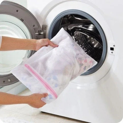 Giặt áo thun bằng máy giặt sao cho không bị dão cổ?