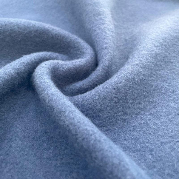 Vải nỉ bông (Fleece) – Mặt trong cào bông ấm áp cho mùa đông.