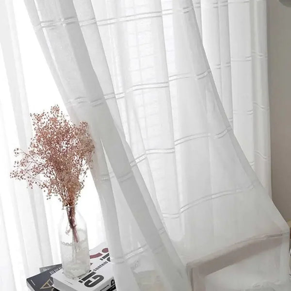 Vải Voile (Voan mỏng) - Nhẹ, bay, dùng may rèm hoặc áo mùa hè.