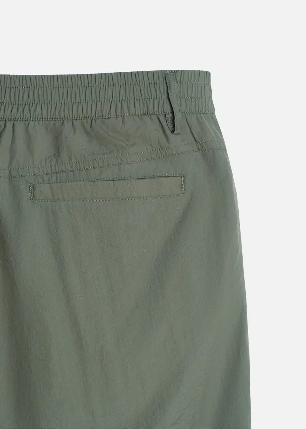 Quần Short Dù Siêu Nhẹ Trượt Nước The Weekend 039 Xanh Lá Đậm - YaMe.vn