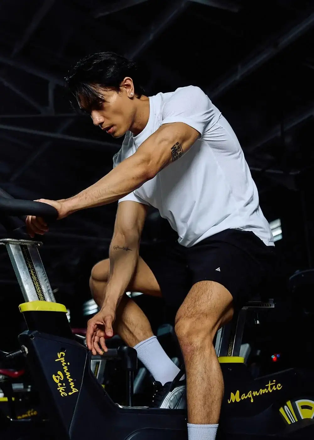 Áo Thun Thể Thao Ultra Stretch The Trainer 001 Trắng - YaMe.vn