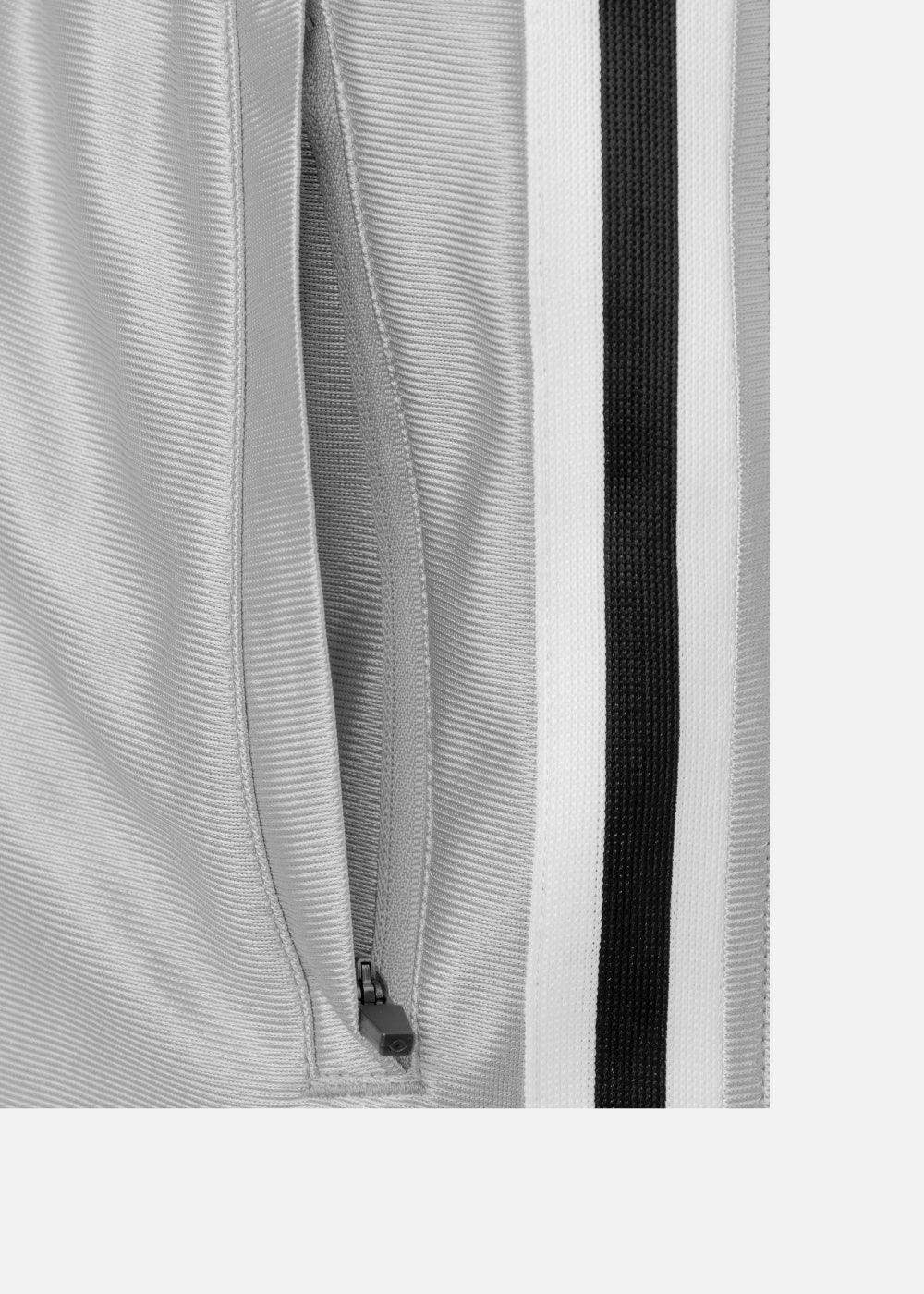 Quần Short Thun Vải Shiny Ít Nhăn No Style M157 Xám Nhạt - YaMe.vn