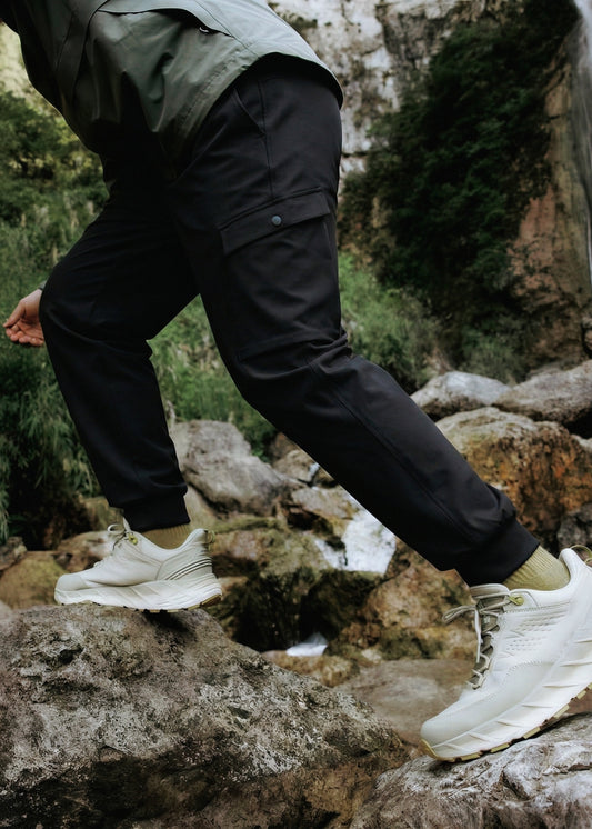 Quần Dài Thun  Bo Ống Vải Xốp Scuba CloudTouch™ Dày Dặn Mịn Màng Non Branded 053 Màu Đen Dáng Vừa Vặn F3