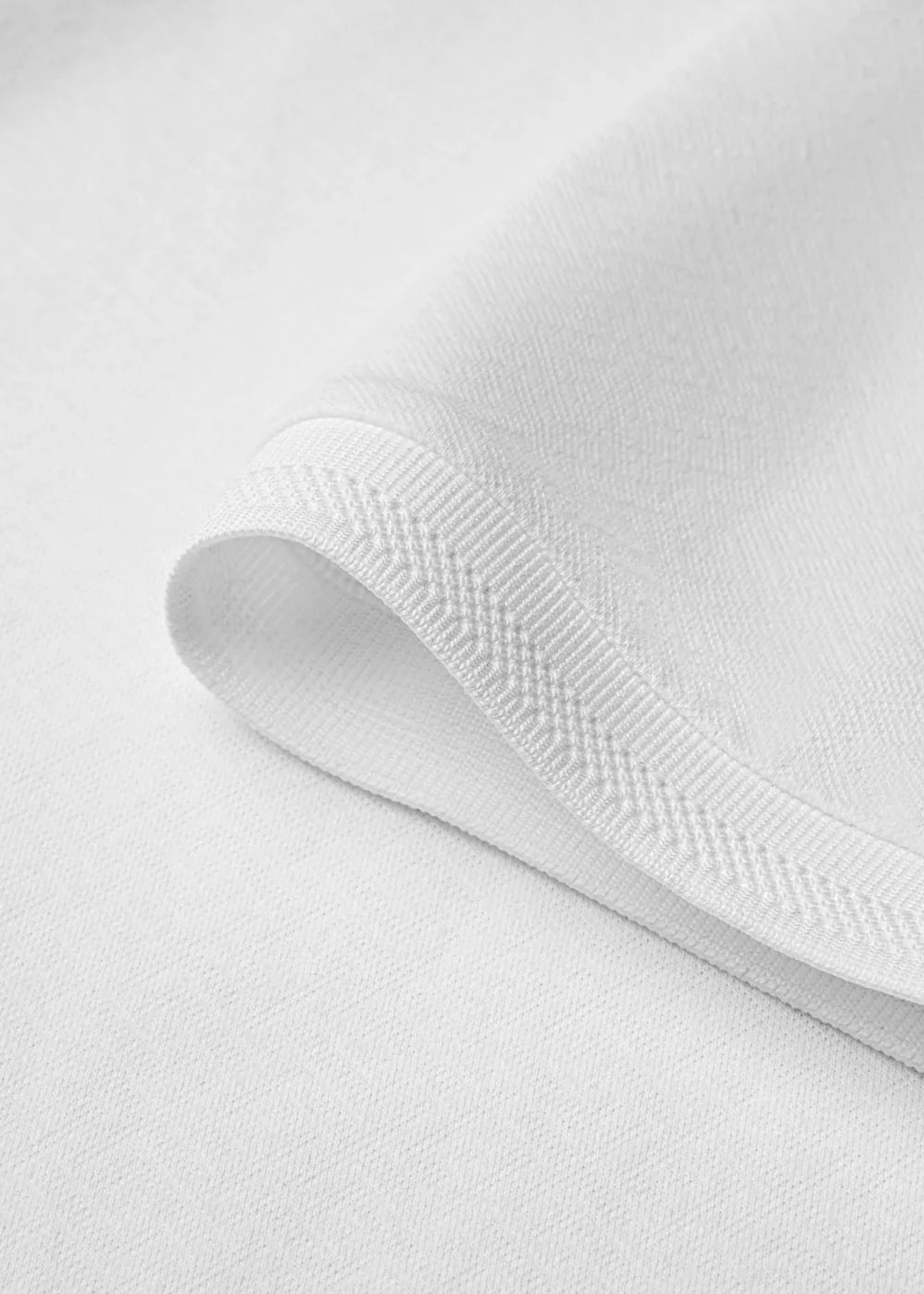 Áo Polo Cổ V Không Gò Bó FlexFit™ Co Giãn Êm Ái The Weekend 007 Màu Trắng Dáng Vừa Vặn F3