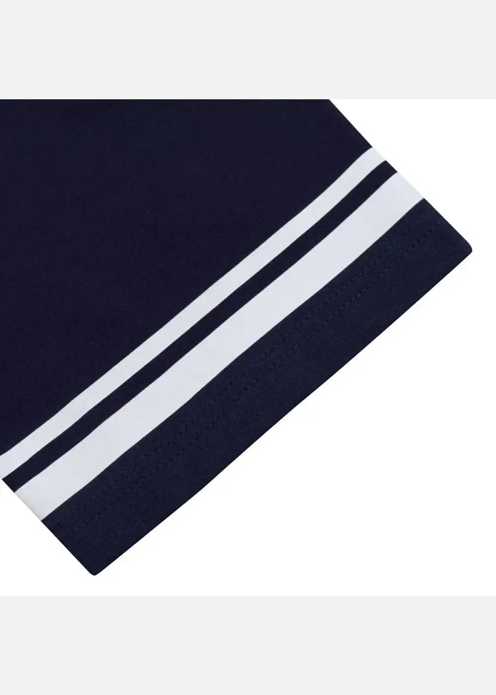 Áo thun nam tay ngắn màu xanh navy viền trắng, chất liệu mềm mại, thiết kế tinh tế tôn dáng
